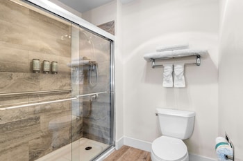 Standard Room, 1 King Bed, Non Smoking, Refrigerator & Microwave
