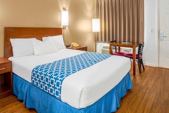 Standard Room, 1 Queen Bed, Non Smoking