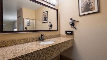 Standard Room, 1 King Bed, Non Smoking, Refrigerator & Microwave