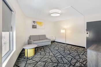 Suite, Multiple Beds, Non Smoking