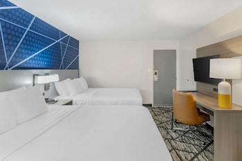 Standard Room, 2 Queen Beds, Non Smoking