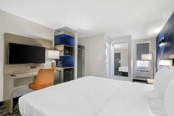 Standard Room, 1 King Bed, Non Smoking