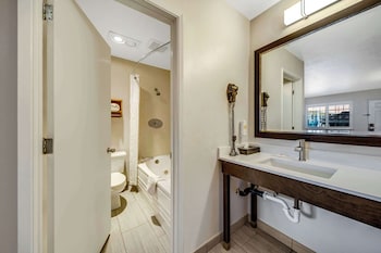 Standard Room, 1 King Bed