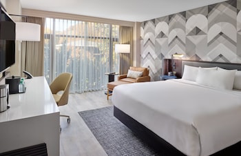 Standard Room, 1 King Bed