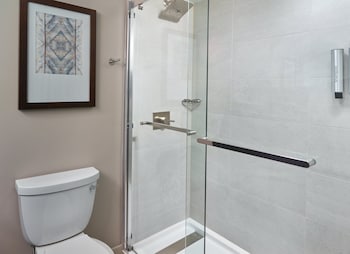 Corner King Balcony Room
