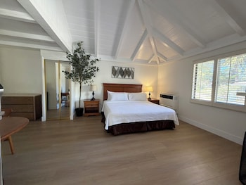 Cottage, 1 King Bed
