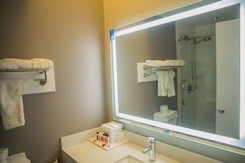 Standard Room, 2 Queen Beds, Balcony