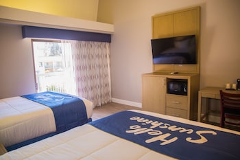 Standard Room, 2 Queen Beds, Balcony