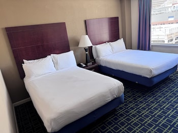 Standard Double Room (Double Double City View)