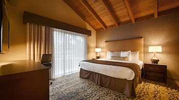 Standard Room, 1 King Bed, Non Smoking, Balcony