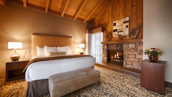 Suite, 1 King Bed with Sofa bed, Non Smoking, Kitchenette (with Sofabed)