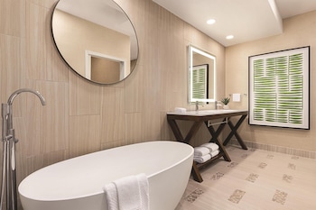 Presidential Suite, Multiple Beds, Pool View