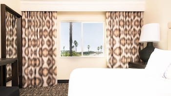 Suite, 1 Bedroom, Partial Ocean View