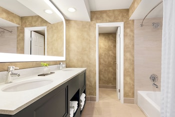 Suite, Multiple Beds, Pool View