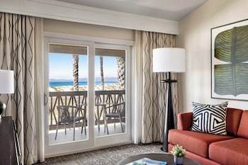 Suite, 1 King Bed with Sofa bed, Ocean View (Roll-In Shower)