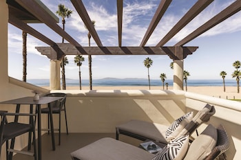 Suite, Multiple Beds, Ocean View (Roll-In Shower)