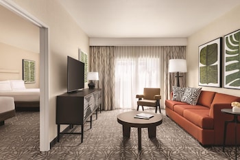 Suite, 1 Queen Bed with Sofa bed, Partial Ocean View