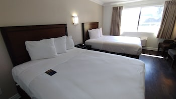 Room, 2 Queen Beds, Non Smoking