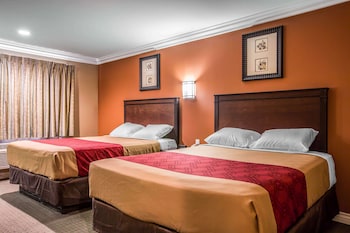 Room, 2 Queen Beds, Non Smoking