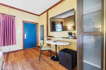Room, 2 Queen Beds, Non Smoking