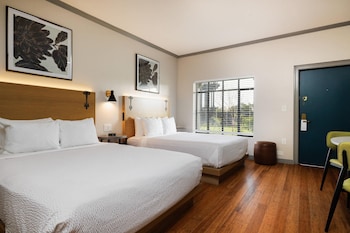 Room, 2 Queen Beds, Non Smoking, Garden View