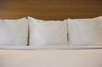 Suite, 1 King Bed with Sofa bed, Non Smoking