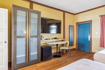 Room, 2 Queen Beds, Non Smoking