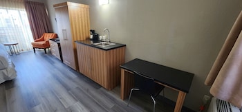 Deluxe Room, 1 King Bed, Balcony