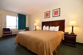 Standard Room, 1 King Bed, Accessible, Non Smoking (Roll-In Shower)