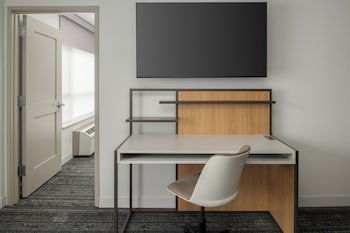 Suite, 1 Bedroom, Lake View