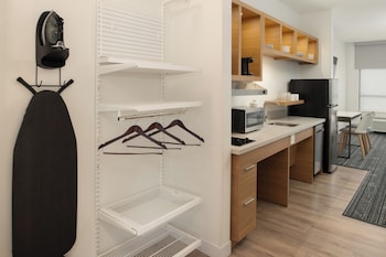 Standard Studio, 2 Queen Beds, Lake View (Mobility Accessible, Tub)