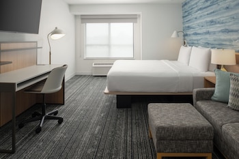 Studio Suite, 1 King Bed with Sofa bed, Lake View (Hearing Accessible)