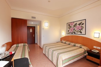 Triple Room, Multiple Beds