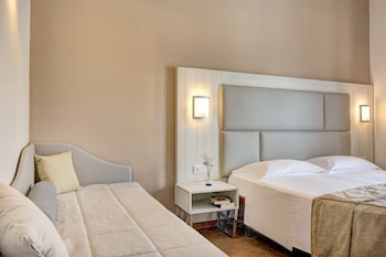 Triple Room, Multiple Beds