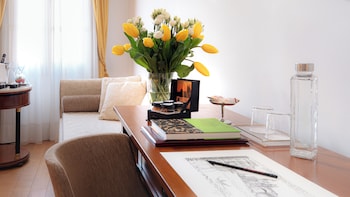 Junior Suite, Canal View