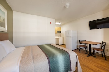 Studio, 1 Queen Bed, Non Smoking