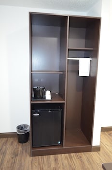 Standard Room, 1 King Bed, Accessible