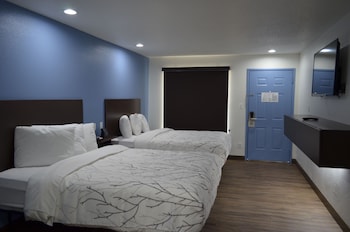 Standard Room, 2 Queen Beds, Non Smoking
