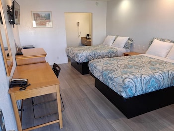Standard Double Room, 2 Double Beds, Smoking