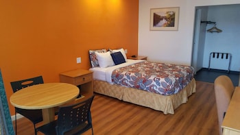 Standard Room, 1 Queen Bed, Smoking