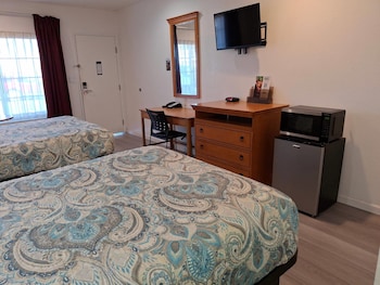Standard Double Room, 2 Double Beds, Smoking