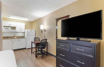 Studio, 1 Queen Bed, Non Smoking