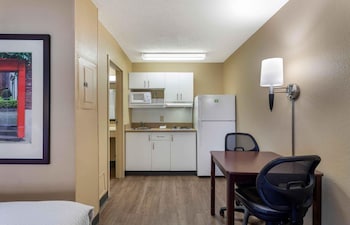 Studio, 1 Queen Bed, Non Smoking