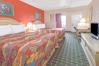 Standard Room, 2 Queen Beds, Smoking