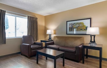Suite, 1 King Bed with Sofa bed, Non Smoking
