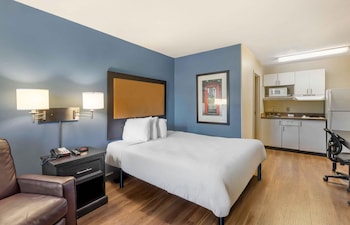 Studio, 1 Queen Bed, Non Smoking