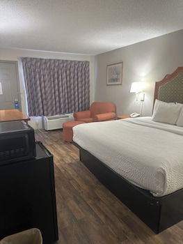 Standard Room, 1 King Bed