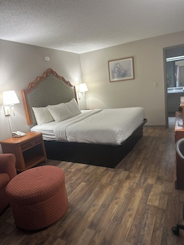 Standard Room, 1 King Bed