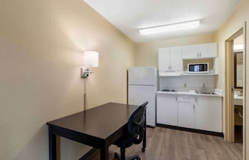 Studio, 1 Queen Bed, Non Smoking
