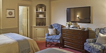 Classic Room, 2 Queen Beds, Balcony